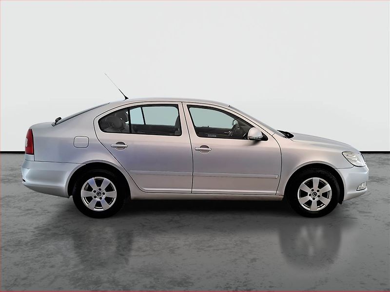 Škoda Octavia (2010) 1.6 TDI, po STK, Tažné - fotka 6 z 15