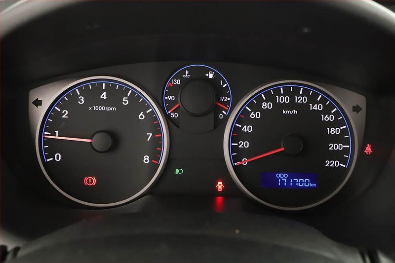 Hyundai i20 (2013) 1.2, po STK, plně pojízdný - fotka 8 z 12