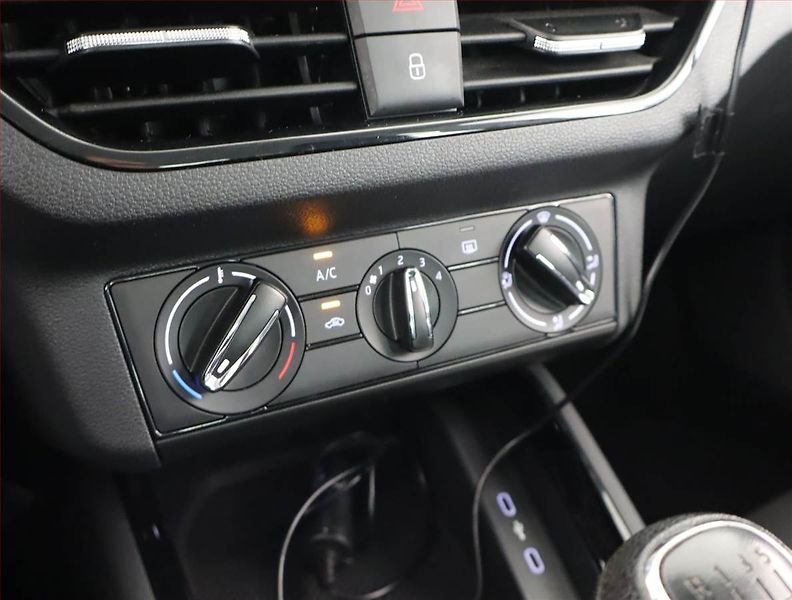 Škoda Kamiq (2020) Ambition 1.0 TSI, Tempomat - fotka 15 z 17