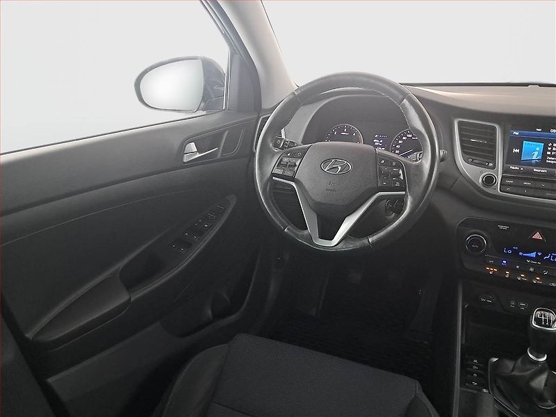 Hyundai Tucson (2017) Comfort 1.7 CRDi, Serv.kniha - fotka 7 z 19