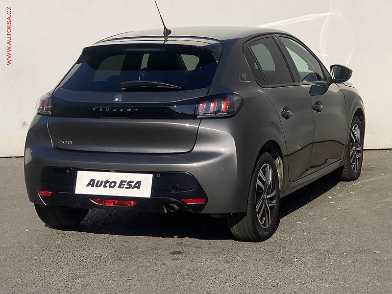 Peugeot 208 (2021) 1.2 PT, Road Trip, LED, navi - fotka 4 z 18
