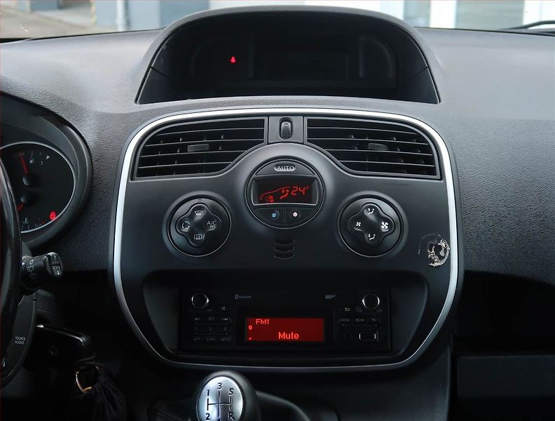 Renault Kangoo (2017) 1.5 dCi, 5Míst, ČR, DPH - fotka 12 z 15
