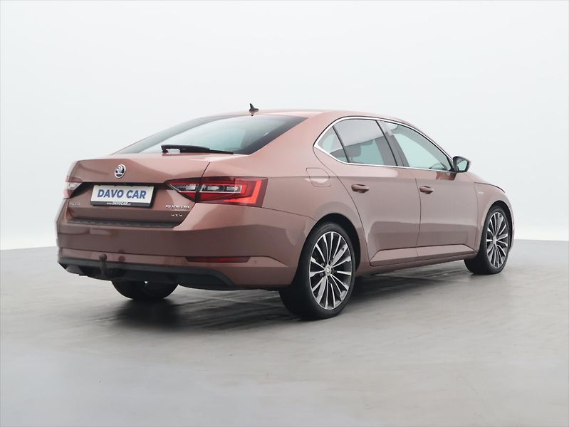 Škoda Superb 2,0 TDI 140kW L&K 4x4 CZ - fotka 7 z 46