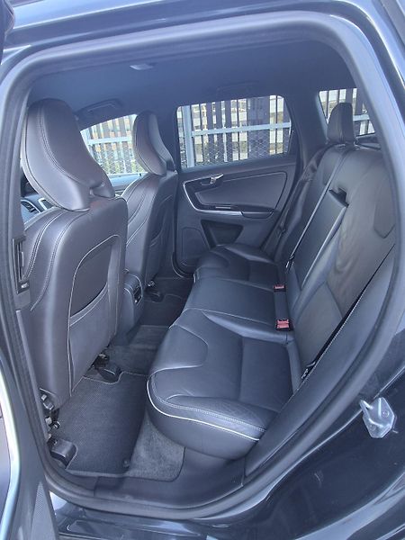 Volvo XC60 (2018) - fotka 8 z 31