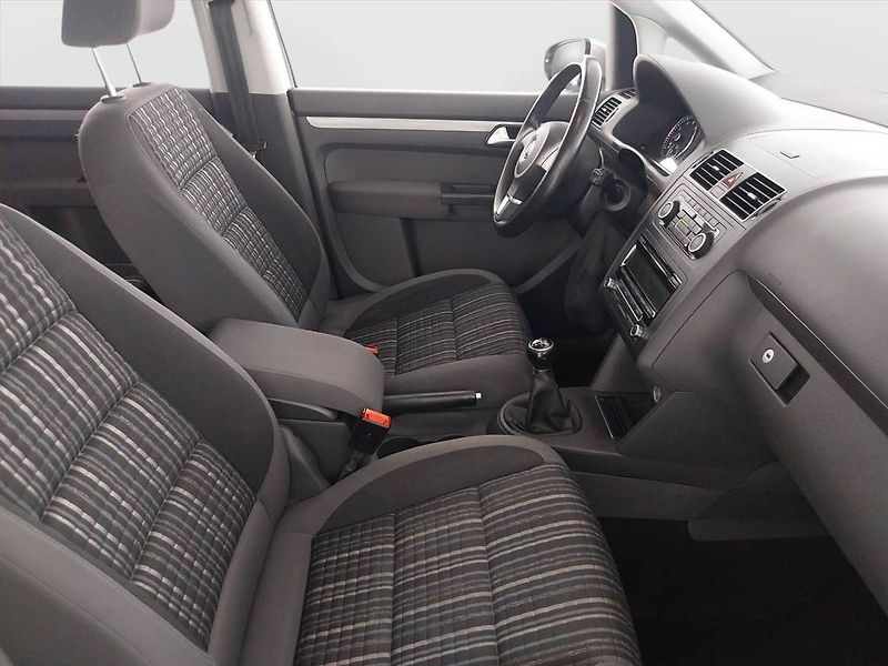 Volkswagen Touran (2011) Comfortline 1.4 TSI, 7 míst - fotka 9 z 17