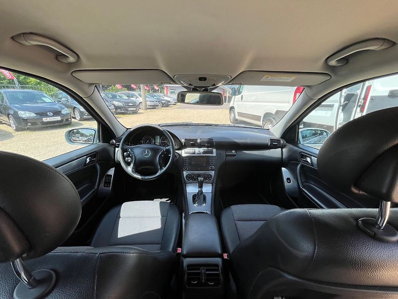 Mercedes-Benz Třídy C C 220 CDI Avantgarde - fotka 23 z 32