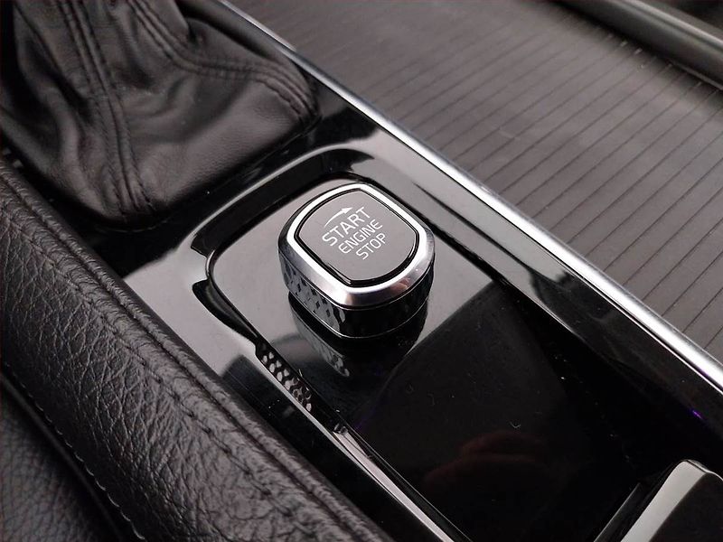 Volvo S90 (2017) D4, Automat, Kůže, Navi - fotka 17 z 22