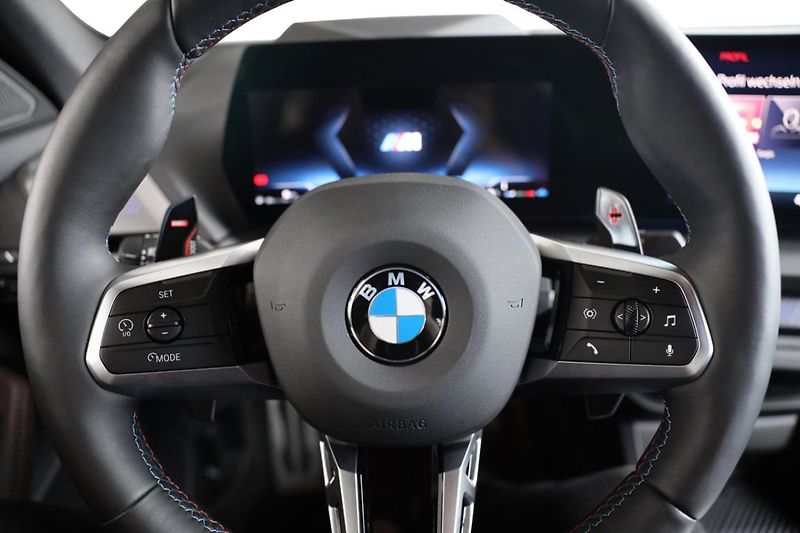 BMW Řada 2 M235 xDrive Gran Coupe - fotka 25 z 26
