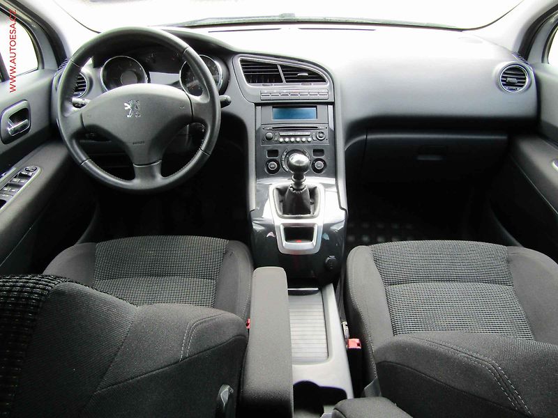 Peugeot 5008 (2011) 1.6 HDi, ČR, AAC - fotka 8 z 15
