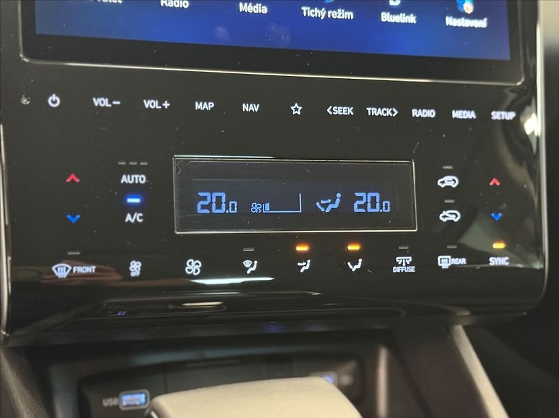 Hyundai Tucson 1,6 T-GDI SMART NAVI ALU18 - fotka 13 z 21