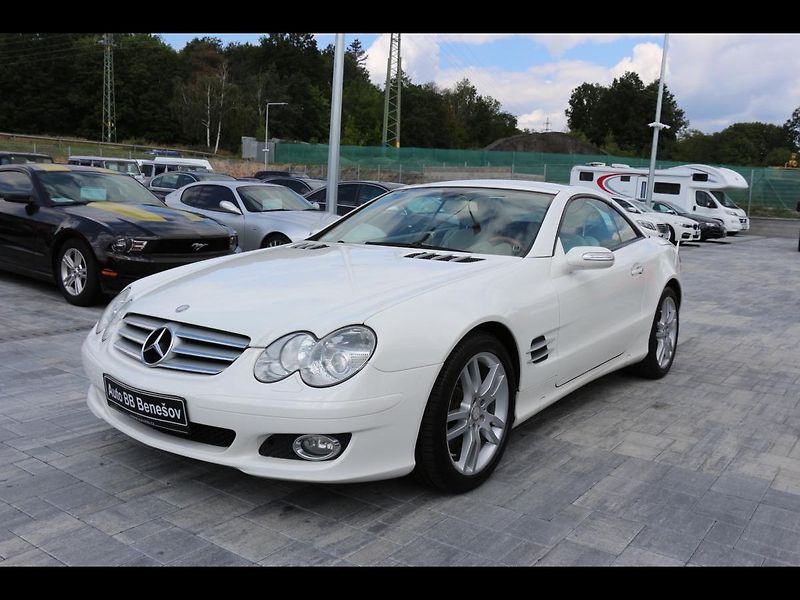 Mercedes-Benz SL 500 V8, facelift, 390 PS - fotka 2 z 44