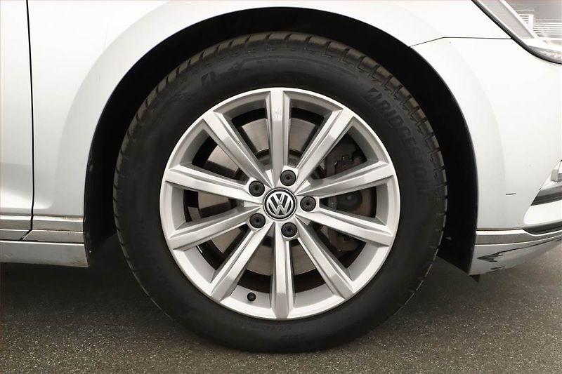 Volkswagen Passat (2015) 2.0 BiTDI, 4X4, Automat, Kůže - fotka 12 z 21