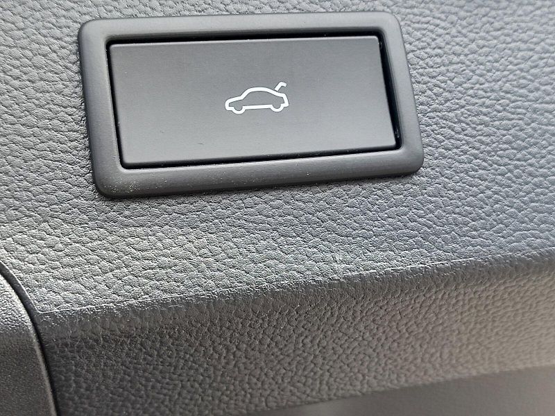 Škoda Superb (2025) combi Selection 2,0 Tdi 110 Kw - fotka 35 z 37