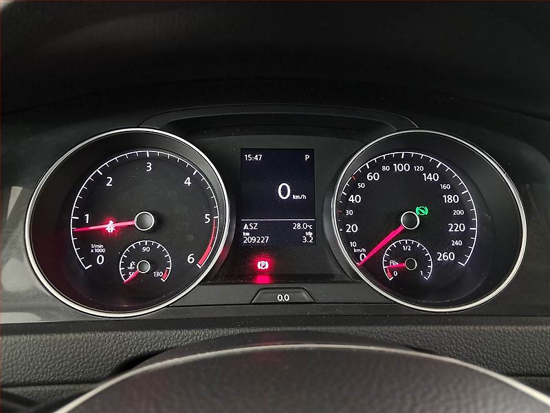 Volkswagen Golf (2017) 2.0 TDI, 4X4, Automat, Navi - fotka 11 z 28