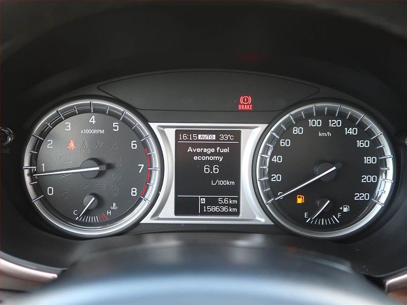 Suzuki Vitara (2017) Elegance 1.6 VVT, 4X4 - fotka 11 z 18