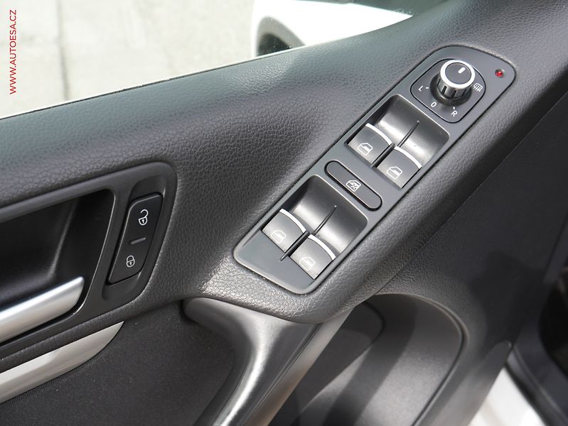 Volkswagen Tiguan (2012) 2.0TDi 4x4, ČR, Bixen, AC - fotka 12 z 19