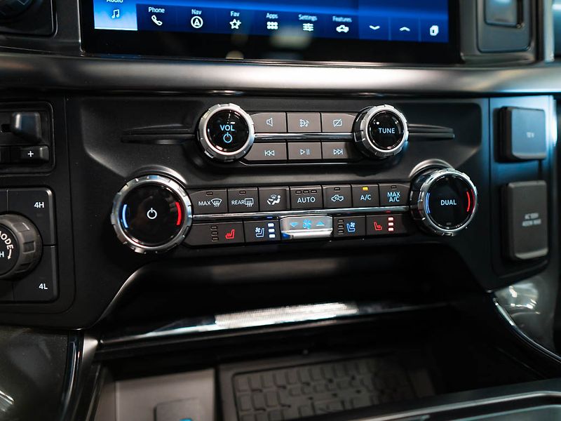 Ford F-150 (2024) 5.0 V8 Lariat, Lowered Edition - fotka 28 z 39
