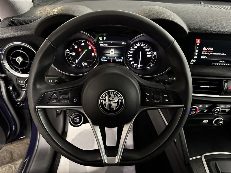 Alfa Romeo Stelvio 2.2JTDM 154kW Q4 SUPER 2XKOLA - fotka 16 z 40