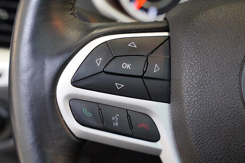 Jeep Cherokee - fotka 16 z 39