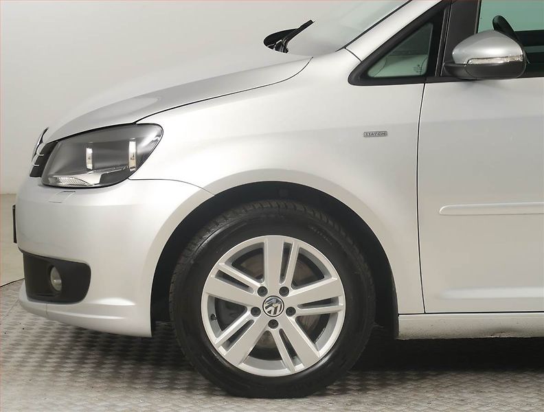 Volkswagen Touran (2012) Comfortline 1.4 TSI, Navi - fotka 14 z 19