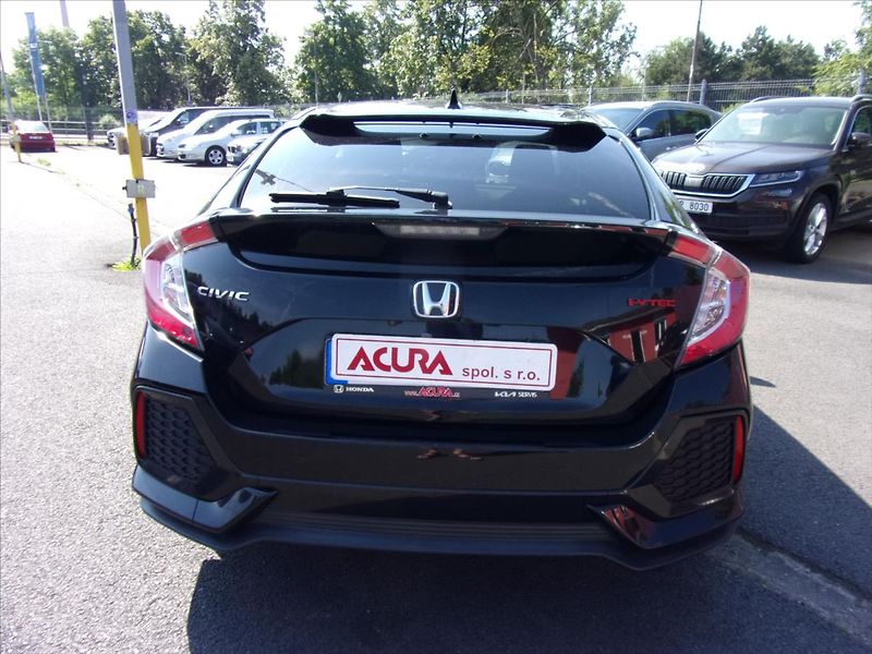 Honda Civic 1,0 i-VTEC TURBO Elegance - fotka 4 z 26