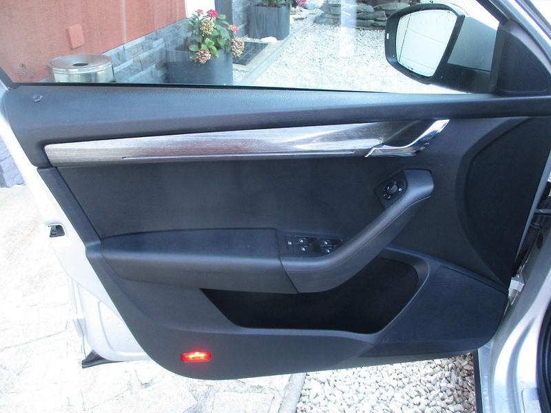 Škoda Octavia 2.0 TDi SCOUT 1.MAJ ČR - fotka 8 z 46