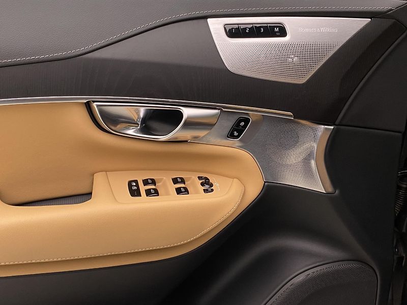 Volvo XC90 T8 AWD RECHARGE REZERVACE - fotka 29 z 74