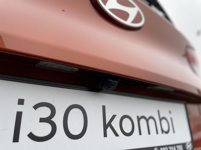 Hyundai i30 1,5T-GDI MHEV 103kW N-line MAN - fotka 6 z 32