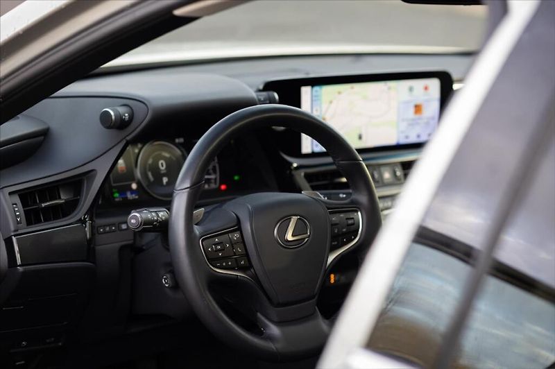Lexus ES 300h 300H 2,5 HEV LIMITED EDITION - fotka 8 z 21