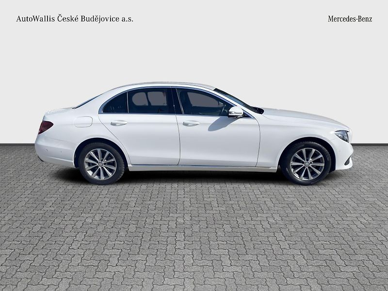 Mercedes-Benz Třídy E E 220d 4M AVANTGARDE - fotka 6 z 26