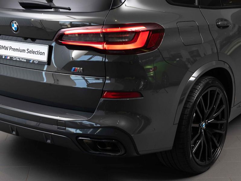 BMW X5 M50i - fotka 9 z 24