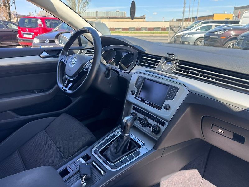 Volkswagen Passat (2015) B8 DSG 2,0 110KW ROZV. BEZ ADB - fotka 39 z 50