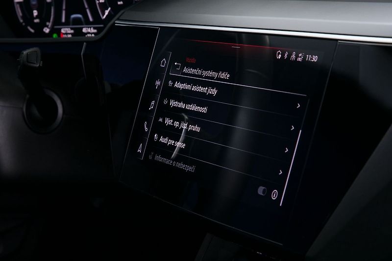 Audi e-tron 55 300kW Kessy ACC HUD ZÁRUKA - fotka 31 z 37