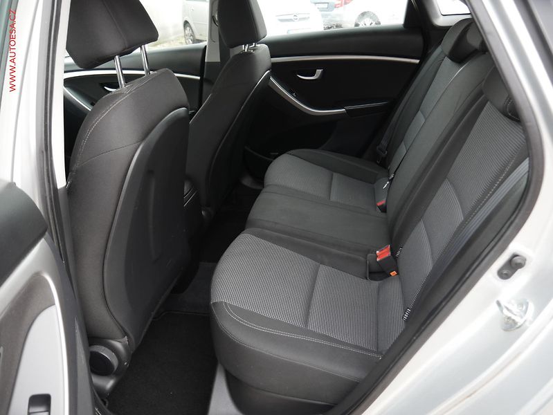 Hyundai i30 (2012) 1.4 i, ČR, AC - fotka 10 z 16
