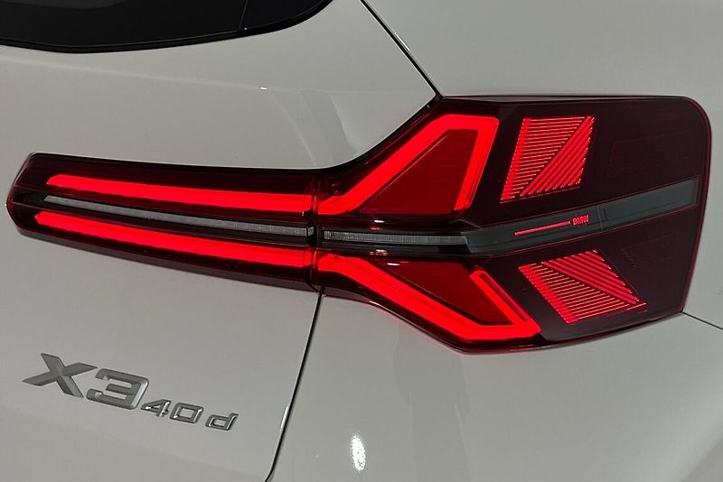 BMW X3 xDrive40d - fotka 5 z 26