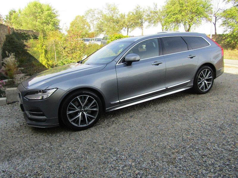 Volvo V90 (2018) D5 AWD POLESTAR 173kW - fotka 2 z 43