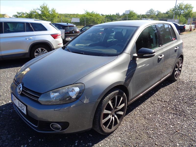 Volkswagen Golf 1,2 tsi - fotka 7 z 17