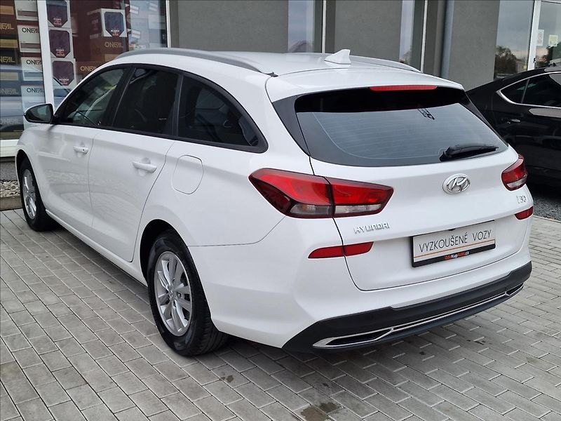 Hyundai i30 1.0 T-Gdi Comfort,ČR,1.Maj - fotka 8 z 47
