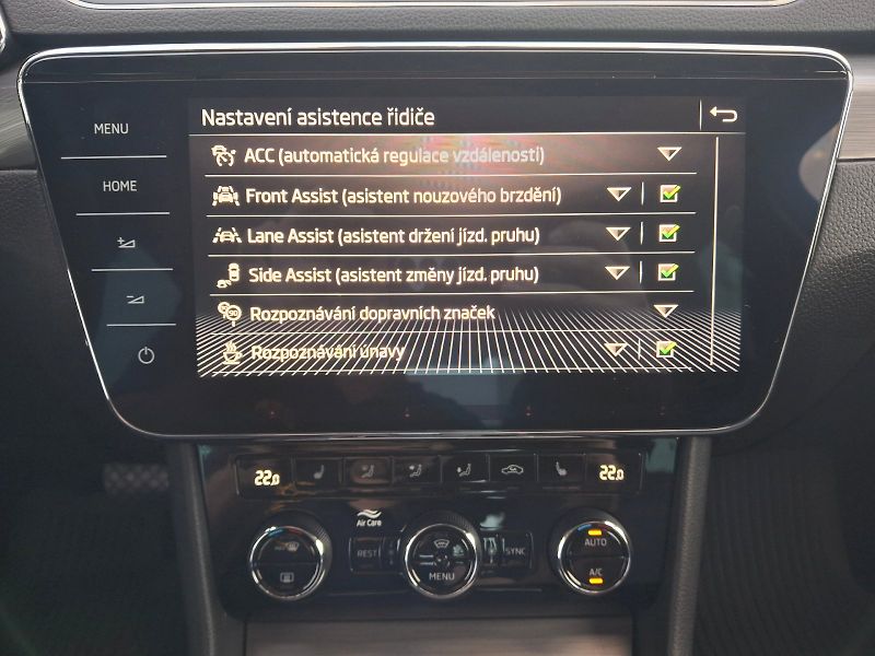 Škoda Superb (2023) Style DSG 1,5TSi 110kW - fotka 25 z 35