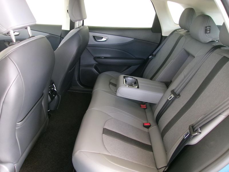 MG MGS5 EV (2025) Emotion 49kWh - fotka 22 z 29