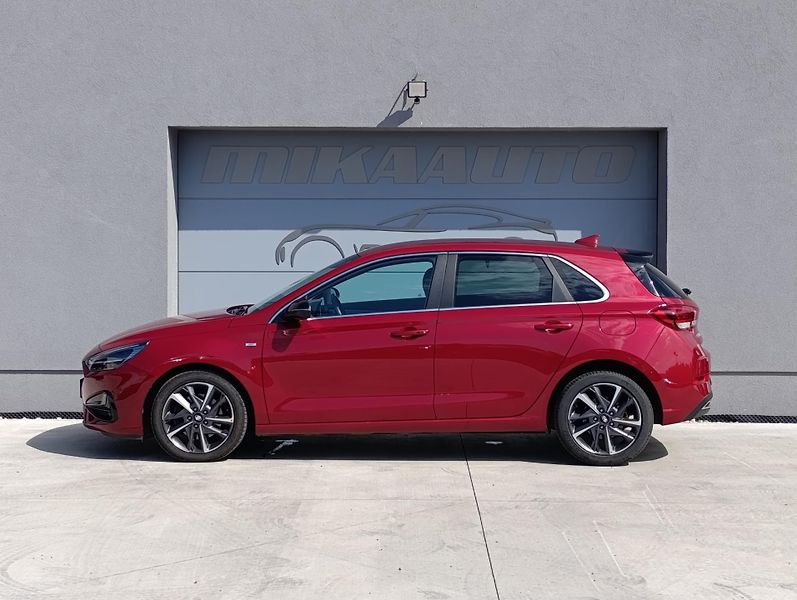 Hyundai i30 1.5T-GDI HEV DCT PREMIUM ČR  - fotka 8 z 37