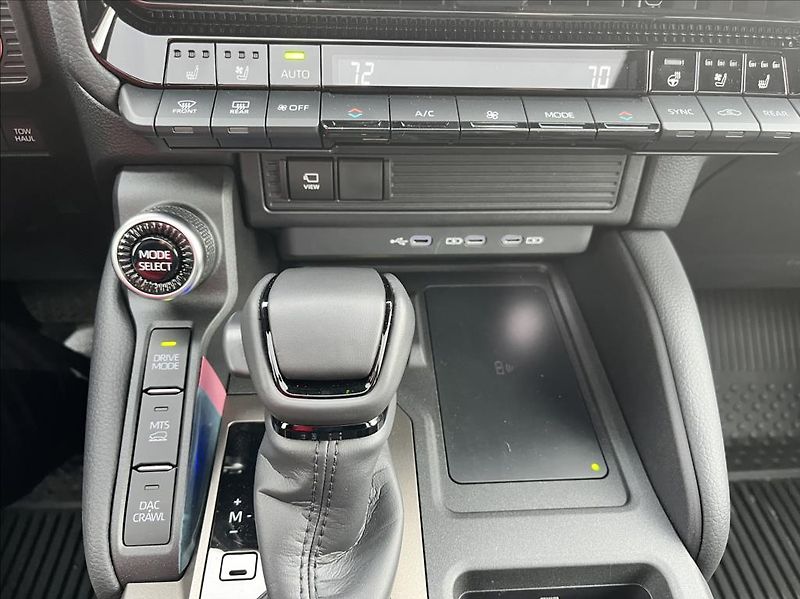 Toyota Land Cruiser 2,4 iFORCE MAX HEV Premium - fotka 28 z 37