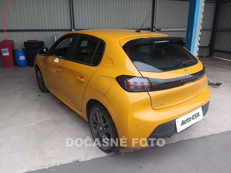 Peugeot 208 (2022) 1.2PT, 2.maj,ČR, Active, AT - fotka 2 z 3