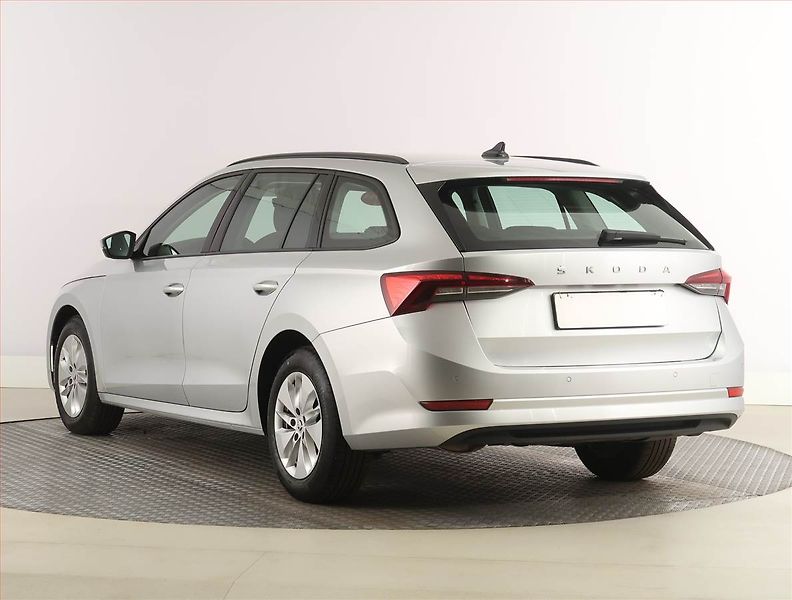Škoda Octavia (2022) Ambition 2.0 TDI, Automat - fotka 4 z 30