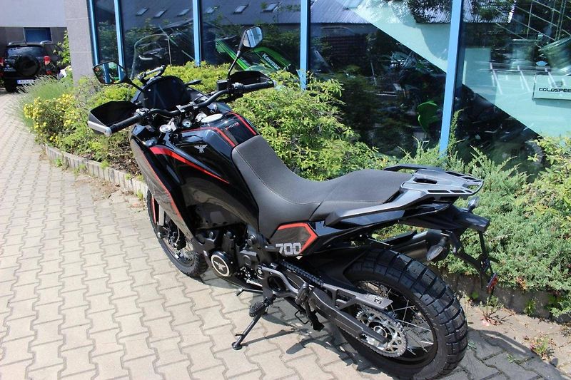 Moto Morini (2025) X-CAPE 700  drátěná kola 2025 - fotka 8 z 10