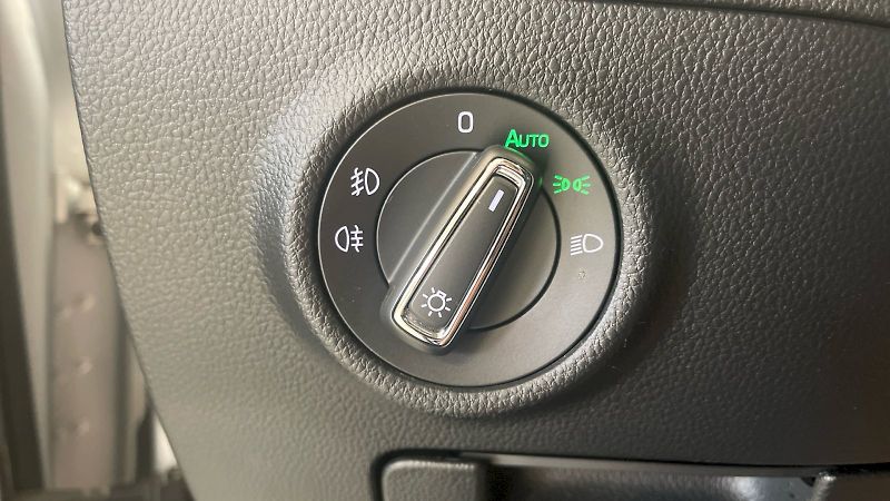 Škoda Superb (2019) kombi Laurin&Klement 2.0TDI  2 - fotka 20 z 34