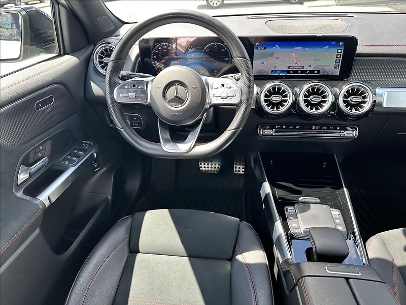 Mercedes-Benz EQB 250 AMG linie - fotka 12 z 13