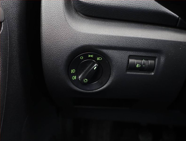 Škoda Fabia (2012) 1.2 TSI, po STK, udržované - fotka 11 z 12