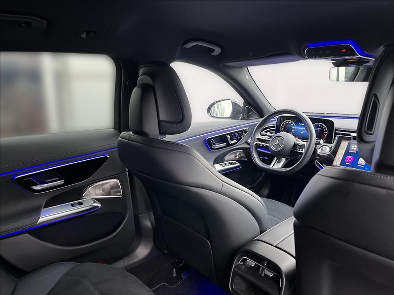 Mercedes-Benz Třídy E 300 de 4MATIC kombi s hybridní - fotka 21 z 22