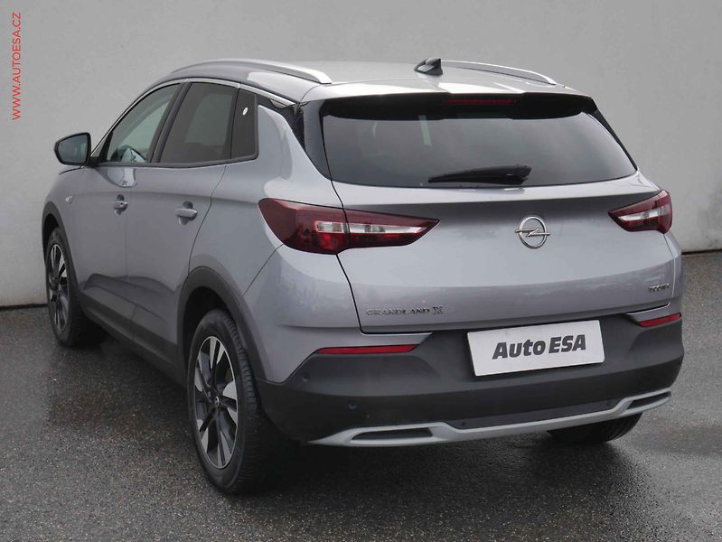 Opel Grandland X (2020) 1.2 PT, Innovation, LED - fotka 6 z 15
